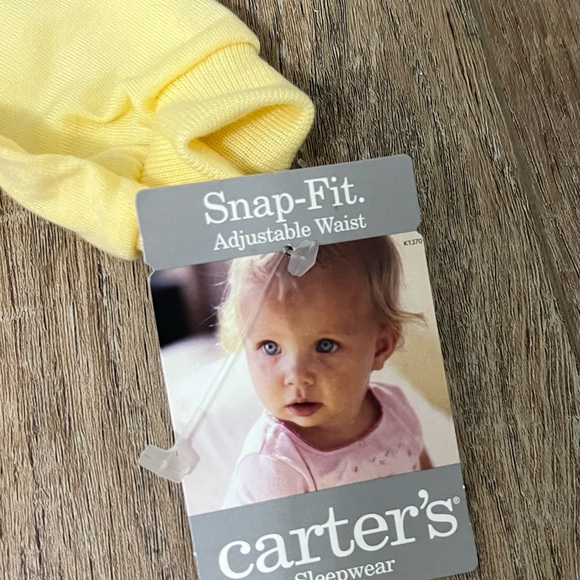 Infant Girls Two Piece Footed Pajamas by Carter’s SZ 12 Months - Picture 4 of 9